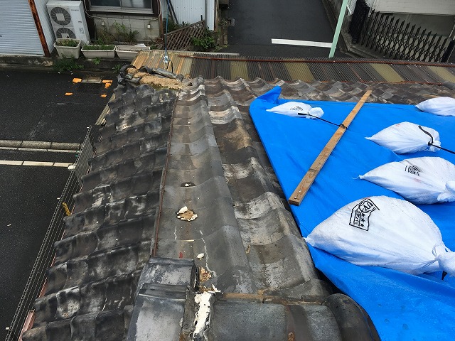 台風被害による屋根の破損